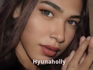 Hyunaholly