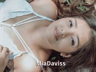 MiaDaviss