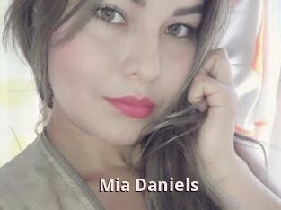 Mia_Daniels