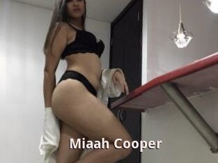 Miaah_Cooper