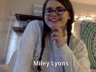 Miley_Lyons