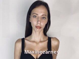 Maxineearney