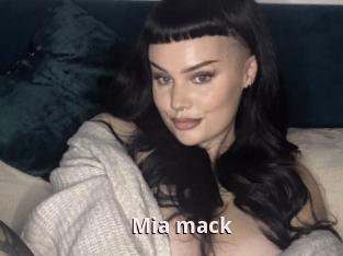 Mia_mack