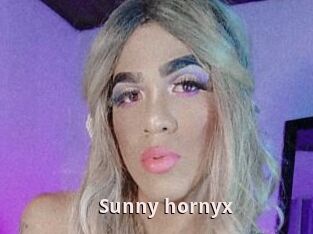 Sunny_hornyx