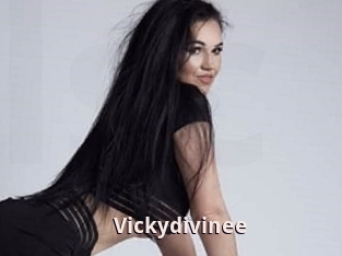 Vickydivinee