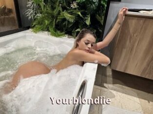 Yourblondiie
